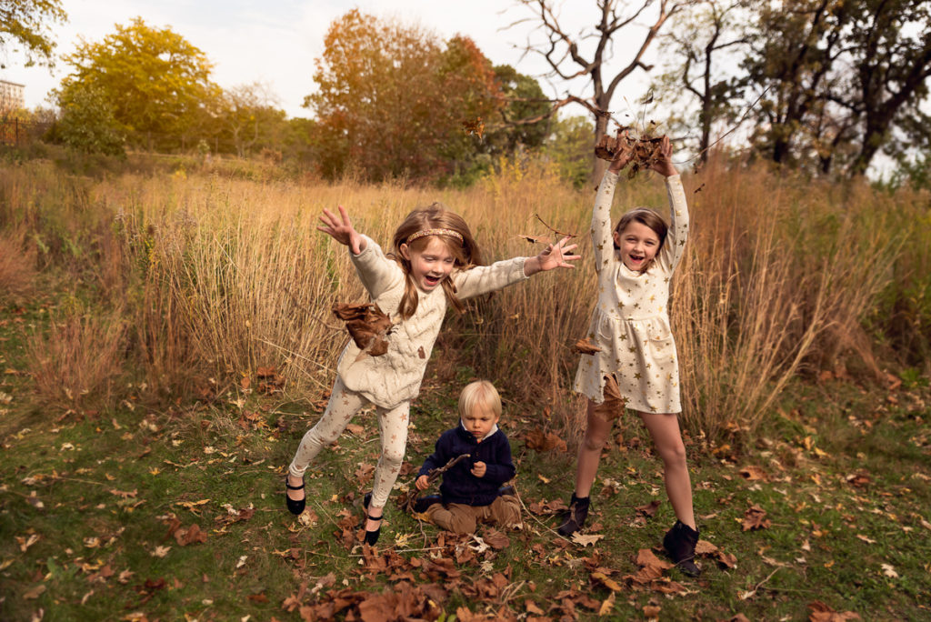 Family session at Lincoln Park Zoo in Chicago by family photographer Mila Craila Photography